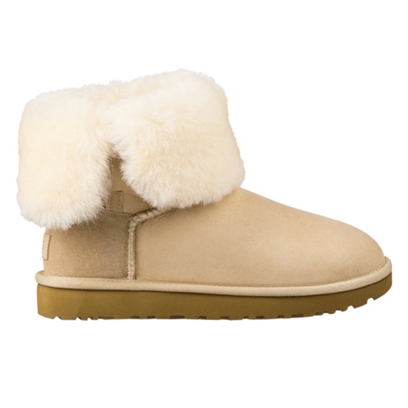 Classic Bailey Button Uggs - Picture 4 of 10